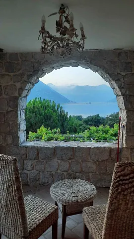 BEAUTIFUL STONE HOUSE IN LIPCI – AN AUTHENTIC HOME IN THE BAY OF KOTOR — photo 15